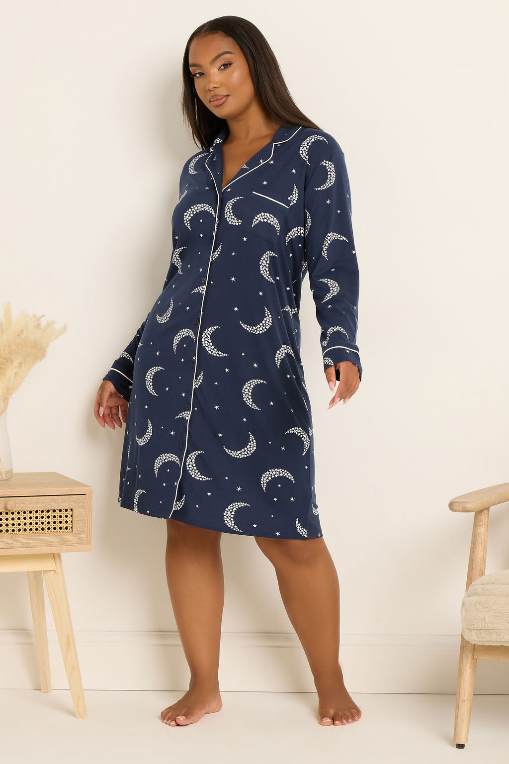  YOURS Curve Chemise De Nuit Douce Au Toucher Bleu Marine à Boutons Lune Et étoile