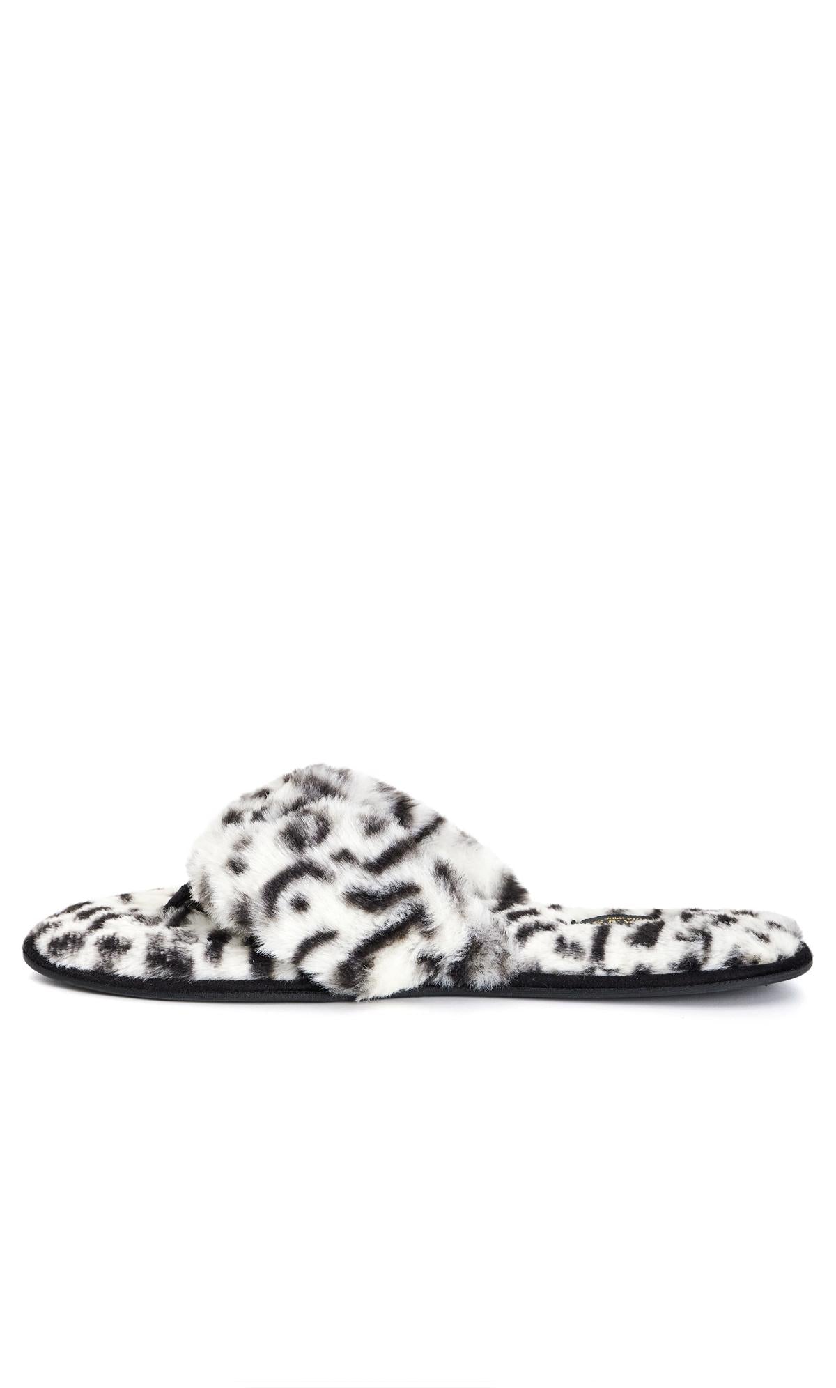  Evans White Leopard Print Faux Fur Flip Flop Slipper