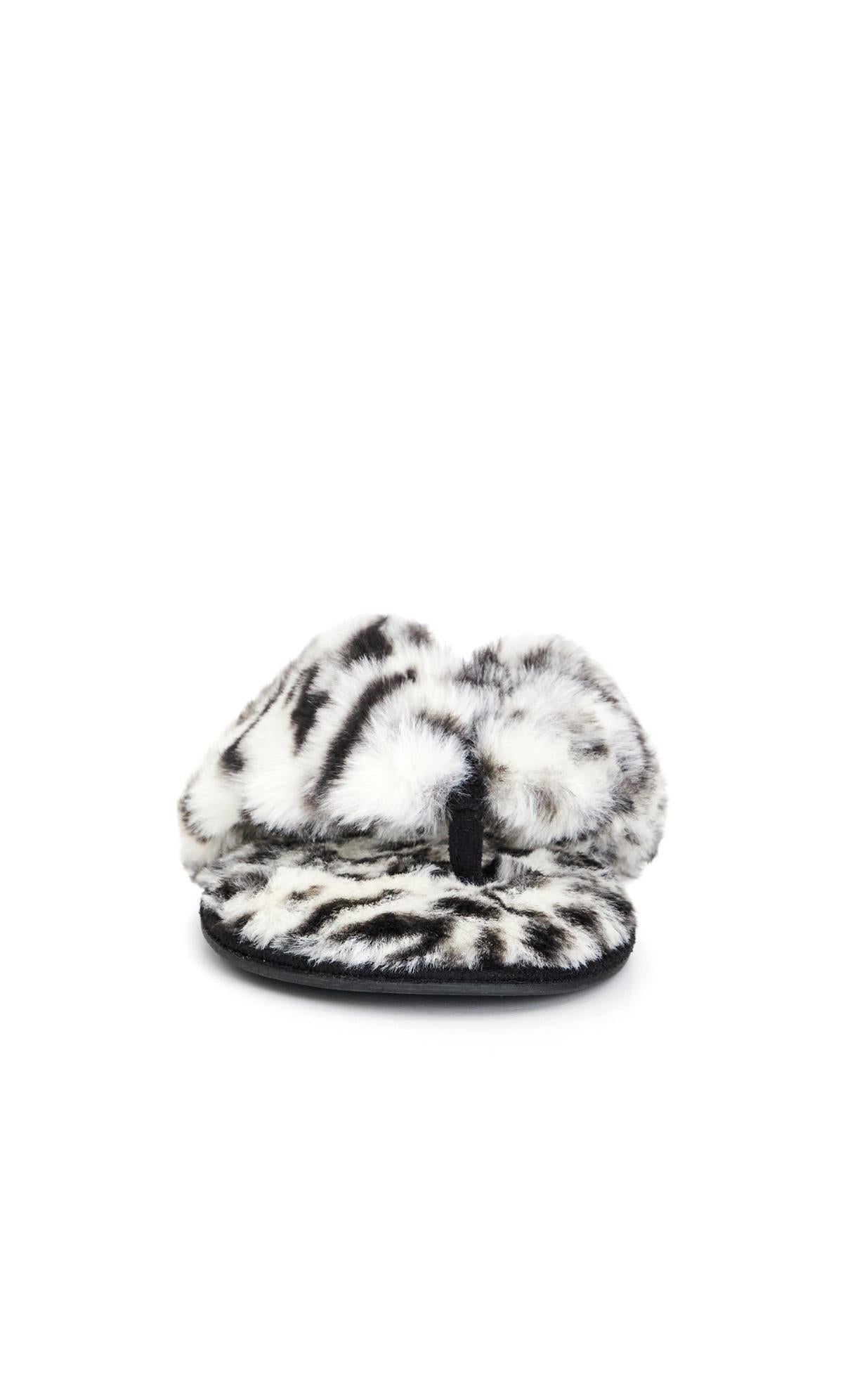  Evans White Leopard Print Faux Fur Flip Flop Slipper