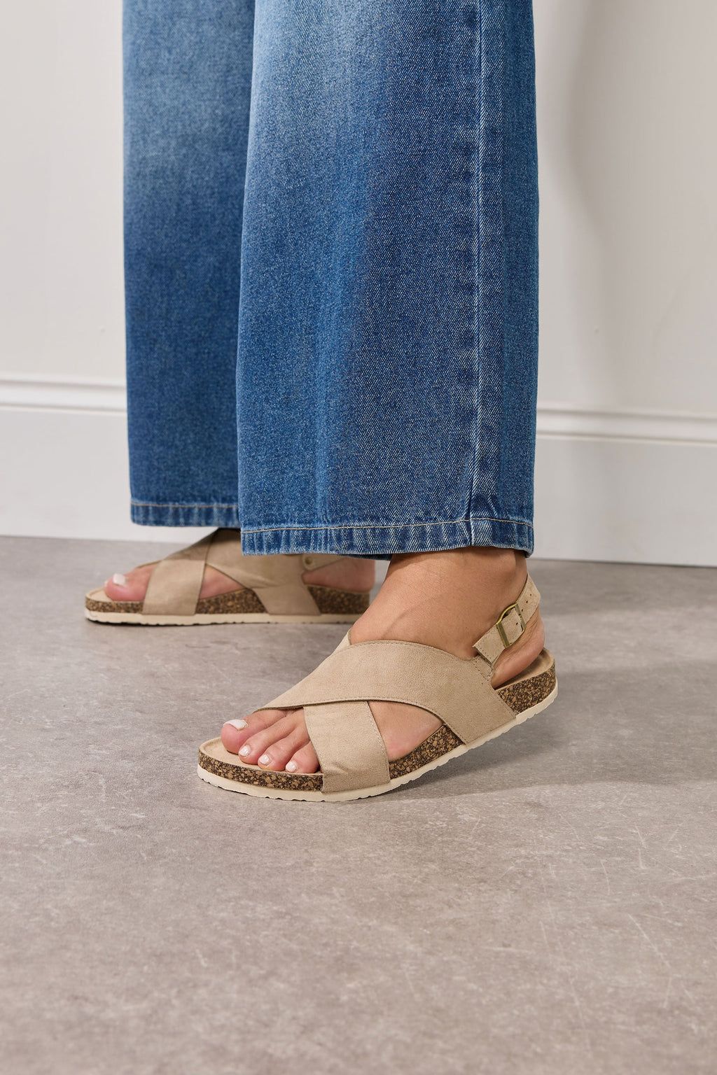  Sandales Marrons Design Croisé Pieds Extra Larges EEE
