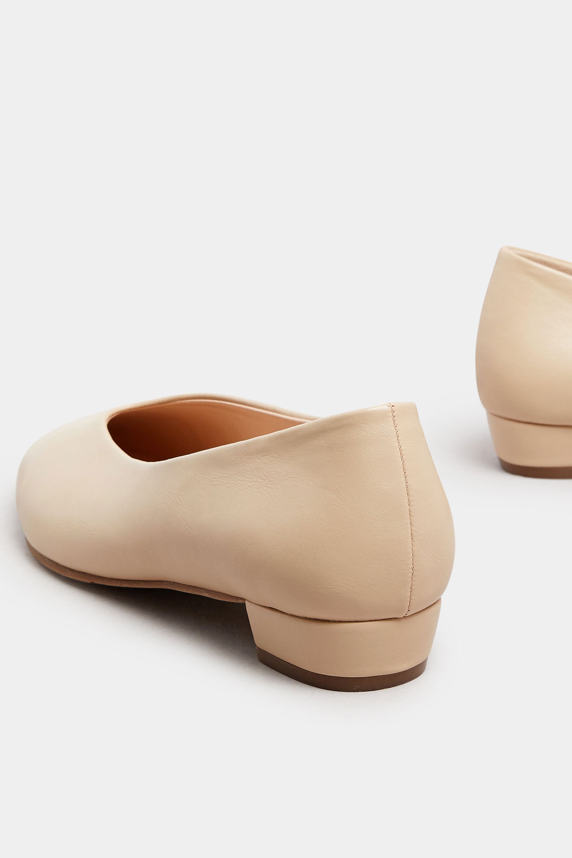  LTS Stone Brown Pointed Court Block Heel In Standard Fit