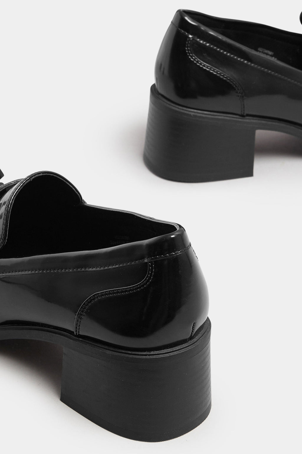  YOURS Curve Mocassins à Talons Et Pampilles En Cuir Verni Noir, Coupe Extra Large EEE
