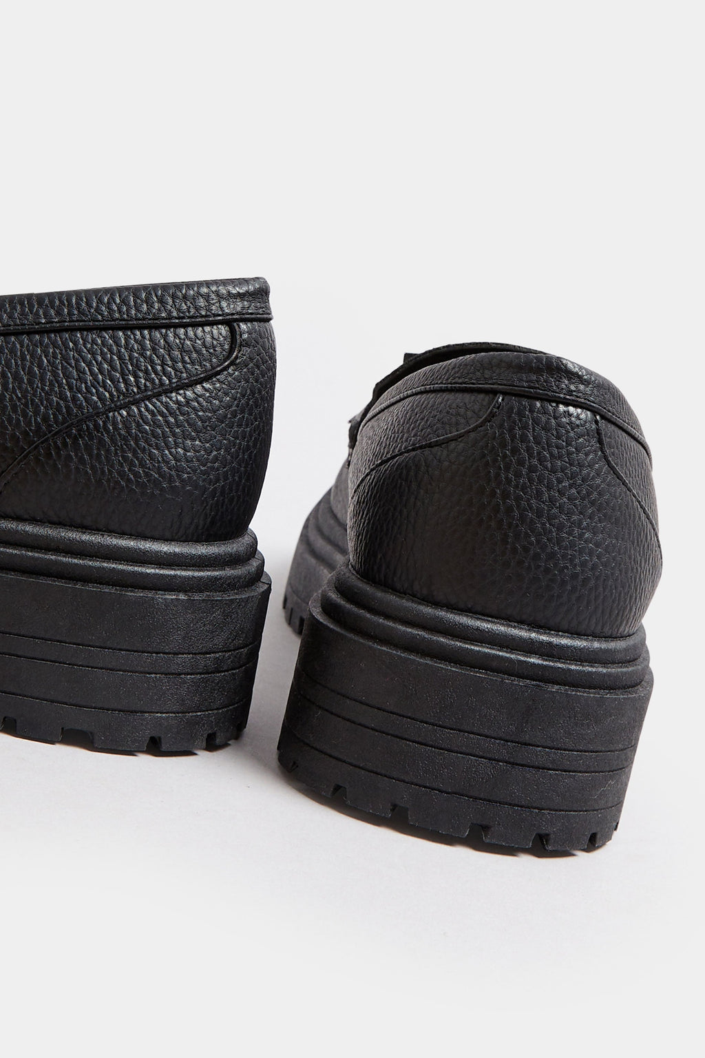  Mocassins Noires Effet Cuir à Pompons Pieds Extra Larges EEE