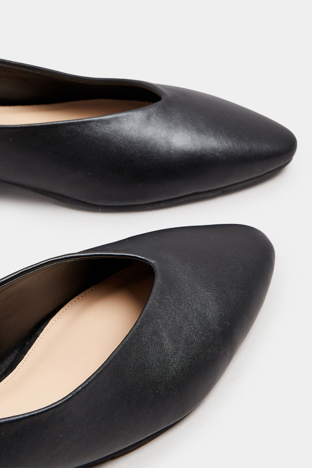  LTS Black Pointed Court Block Heel In Standard Fit