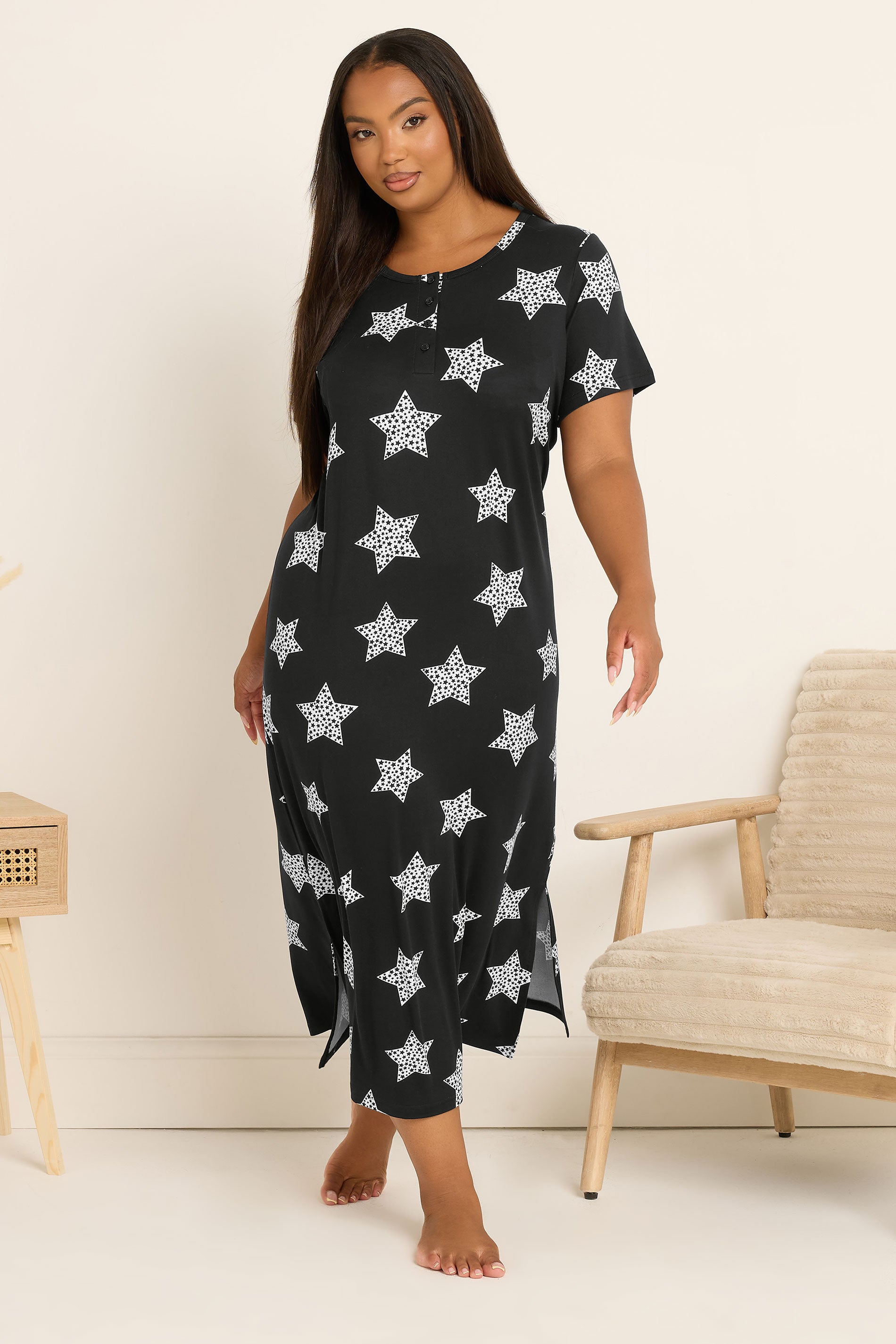  YOURS Curve Chemise De Nuit à Patte De Boutonnage Douce Au Toucher Black Star