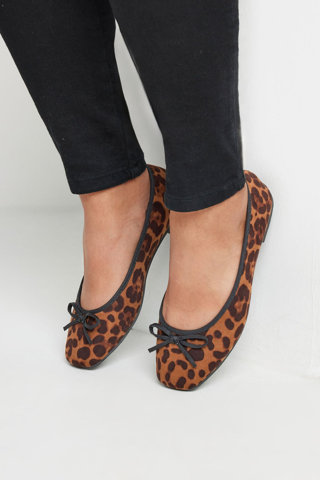  Ballerines Carrées Marrons Design Léopard Pieds Extra Larges