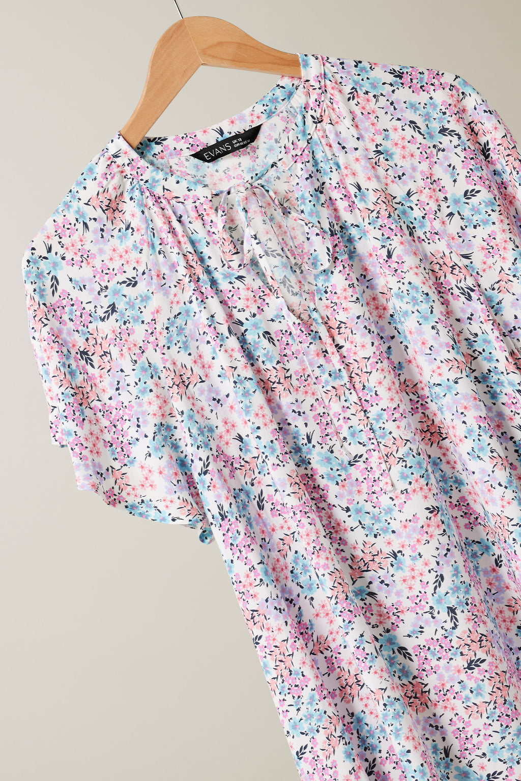  EVANS Curve Pink Floral Print Tie Neck Blouse