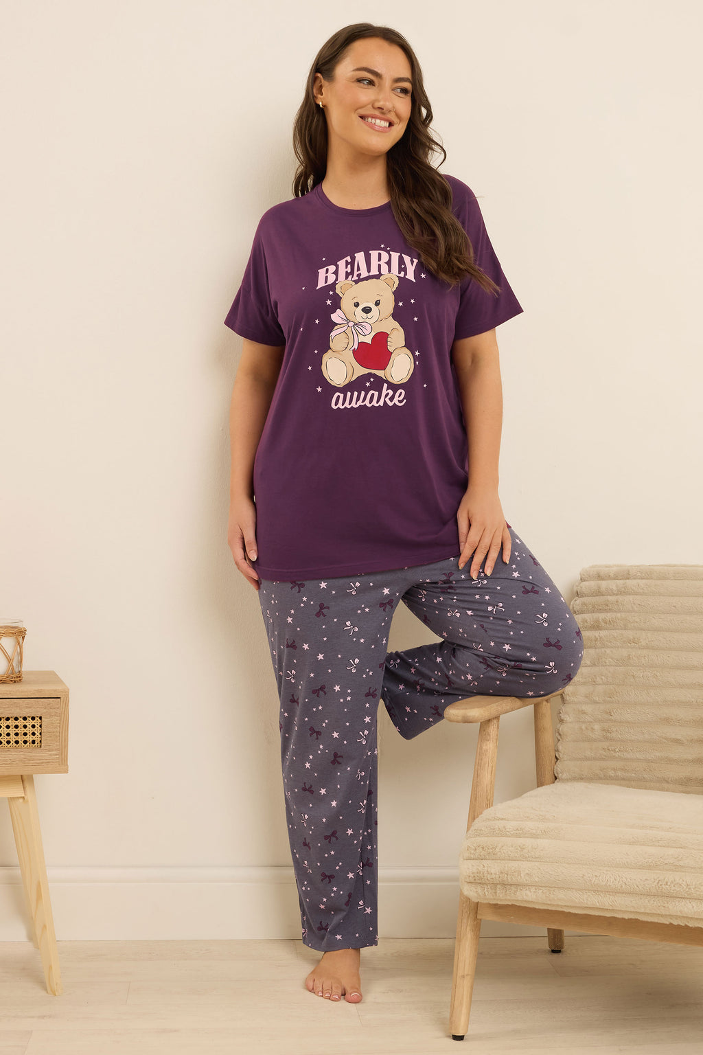  YOURS Curve Ensemble De Pyjama à Jambes Larges Violet Avec Slogan « Bearly Awake »