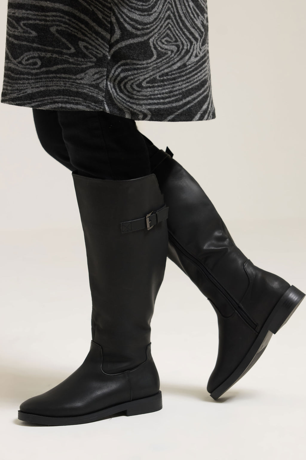  Bottes Hautes En Similicuir Noir Avec Boucle, Coupe Extra Large EEE