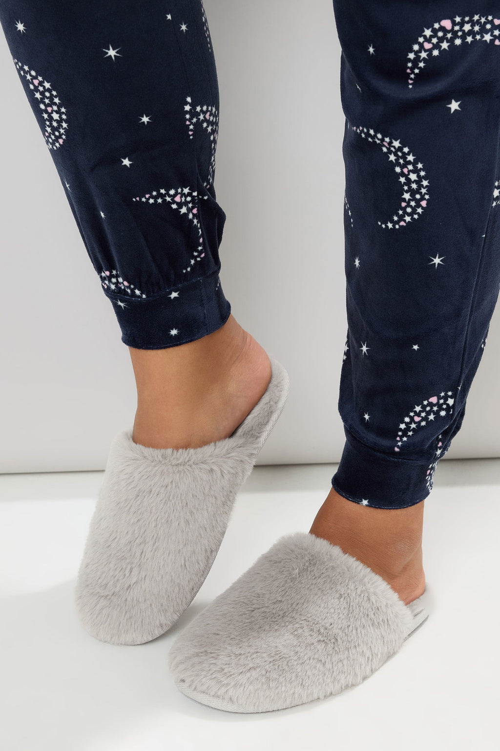 Chaussons Mules En Fausse Fourrure Grise