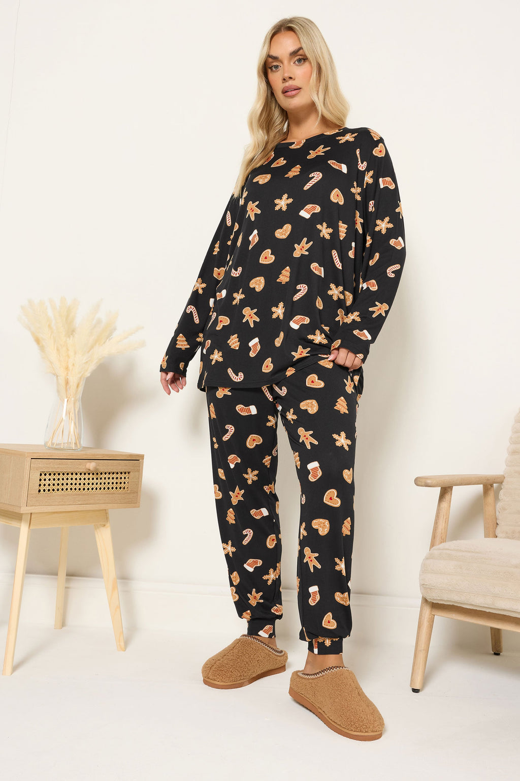  YOURS Curve Coffret Cadeau Pyjama Doux Au Toucher En Pain D'épices Noir
