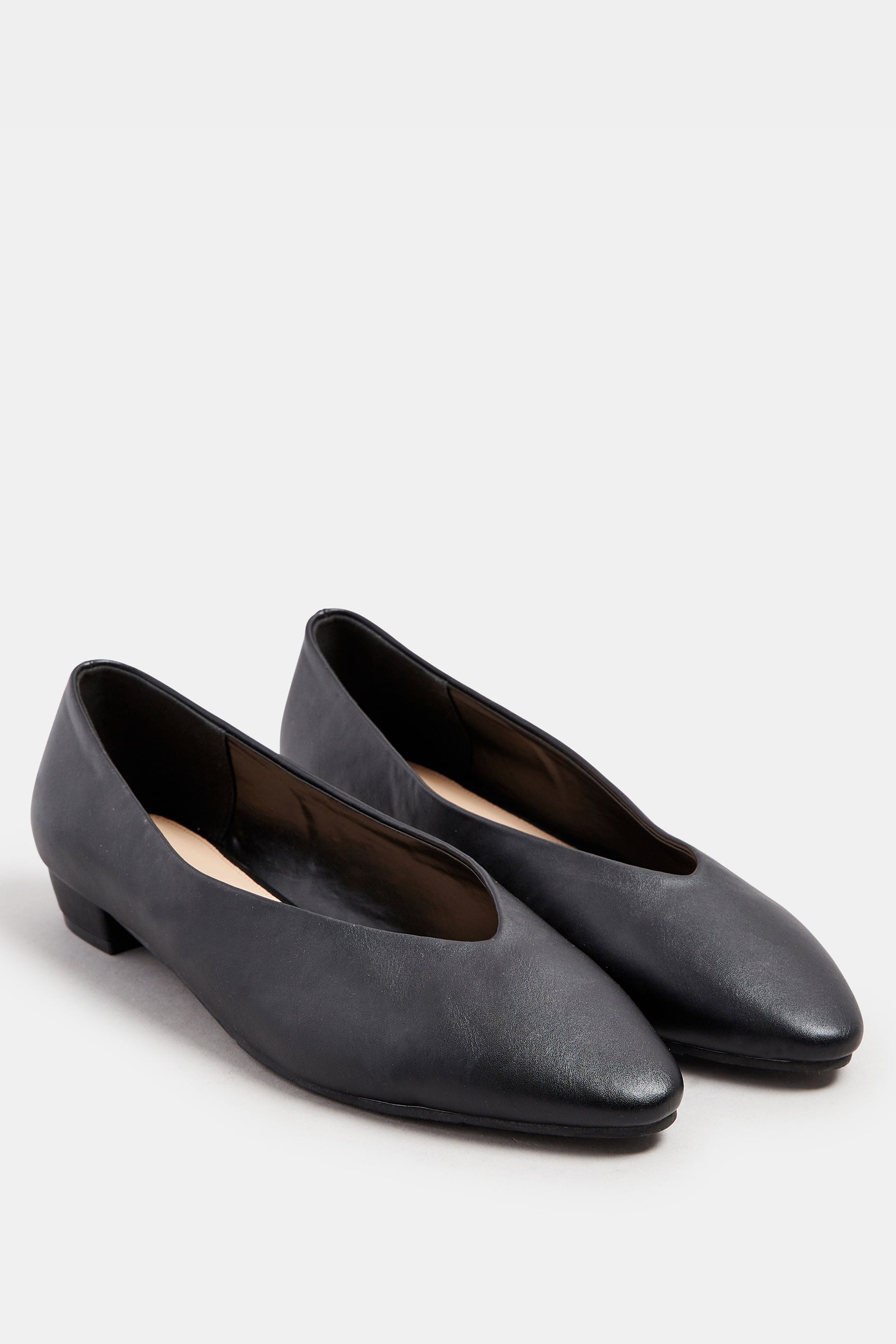 LTS Black Pointed Court Block Heel In Standard Fit