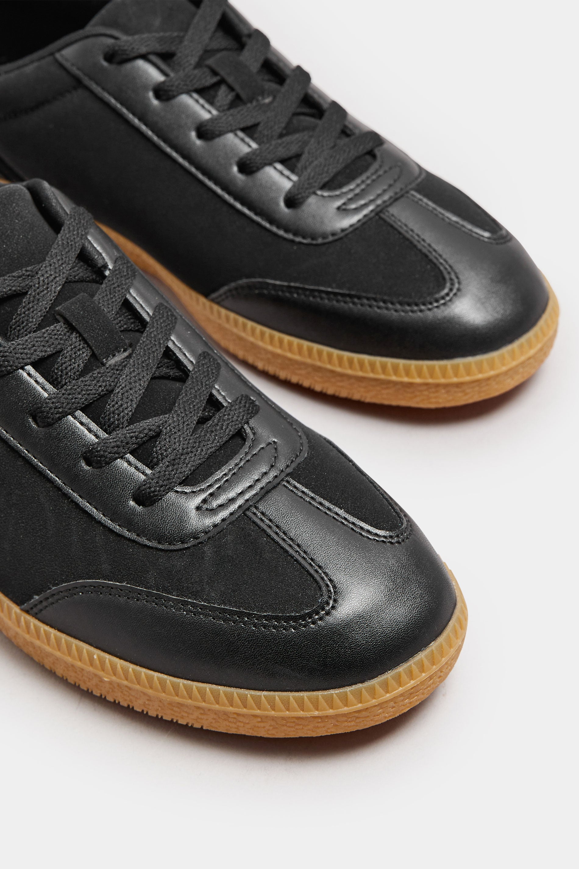  LTS Black Retro Gum Sole Trainer In Standard Fit