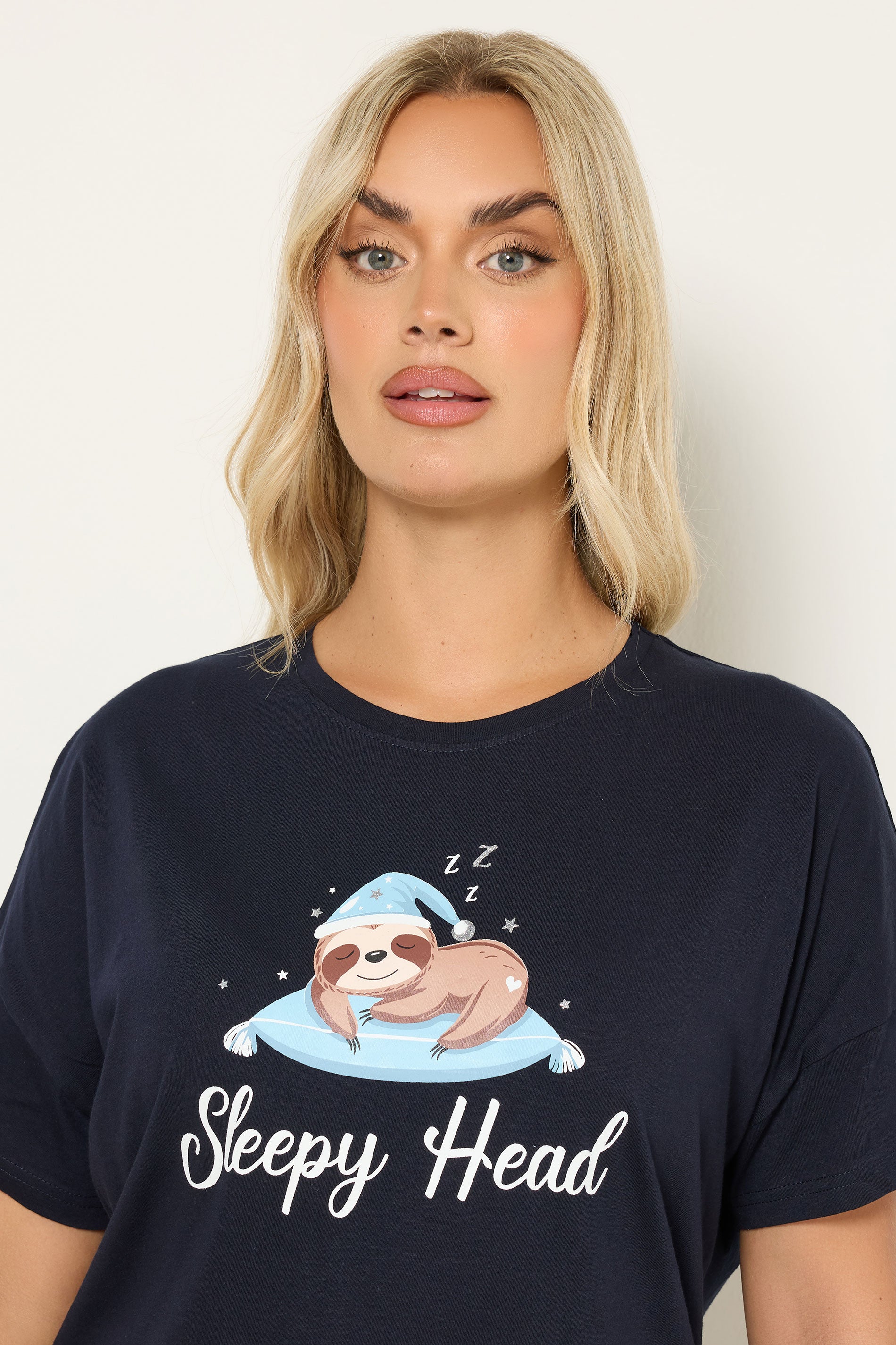  YOURS Curve Chemise De Nuit Bleu Marine « Sleepy Head » à Motif Paresseux