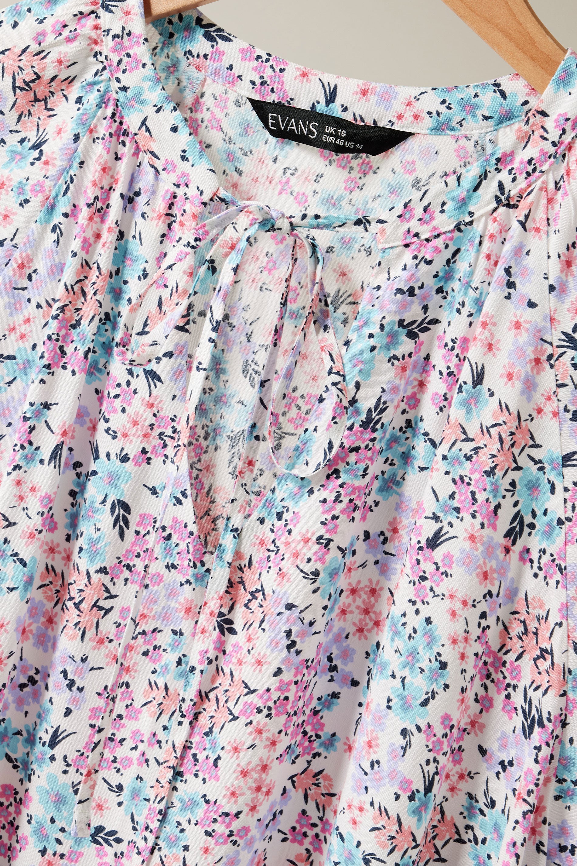  EVANS Curve Pink Floral Print Tie Neck Blouse
