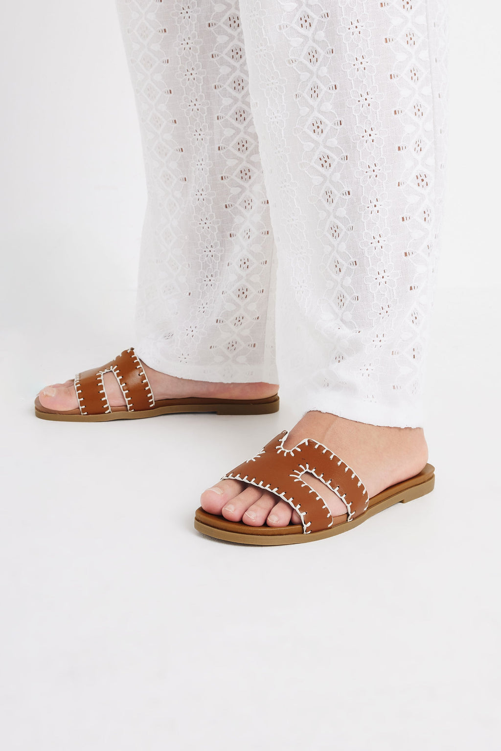  Mules Plates Marrons Effet Cuir Design Couture Pieds Extra Larges EEE