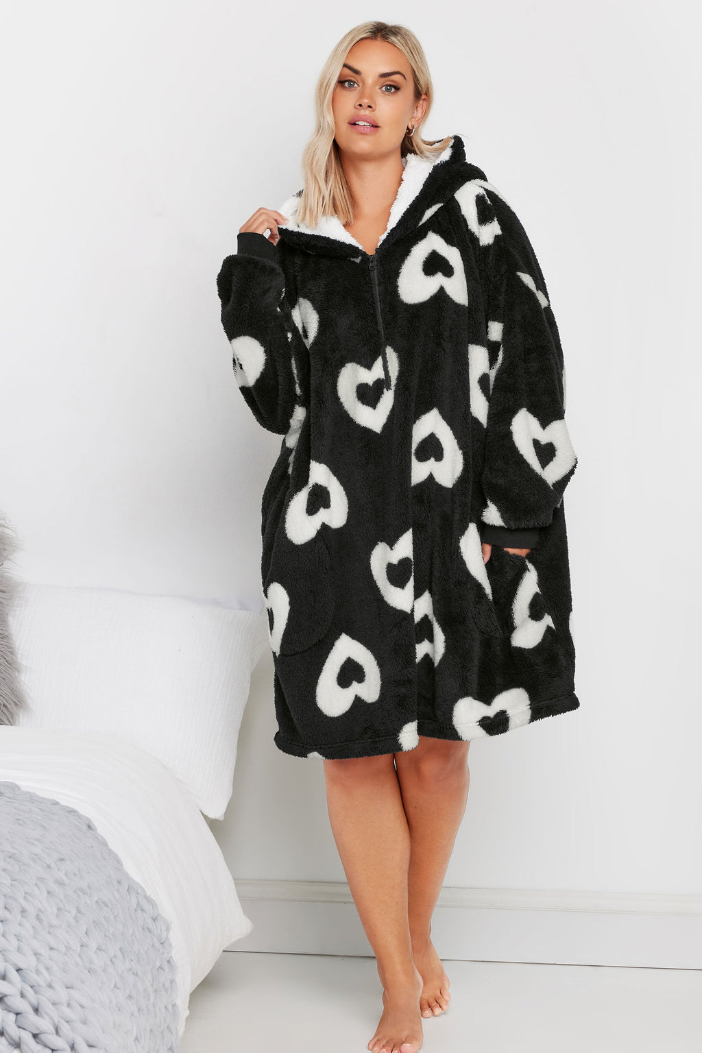  YOURS - Pull-Plaid Noir & Blanc Oversize à Capuche Coeurs