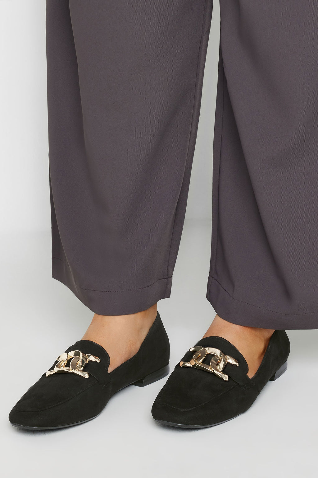  Mocassins Noirs Effet Daim Chaînes Larges Dorées Pieds Larges E