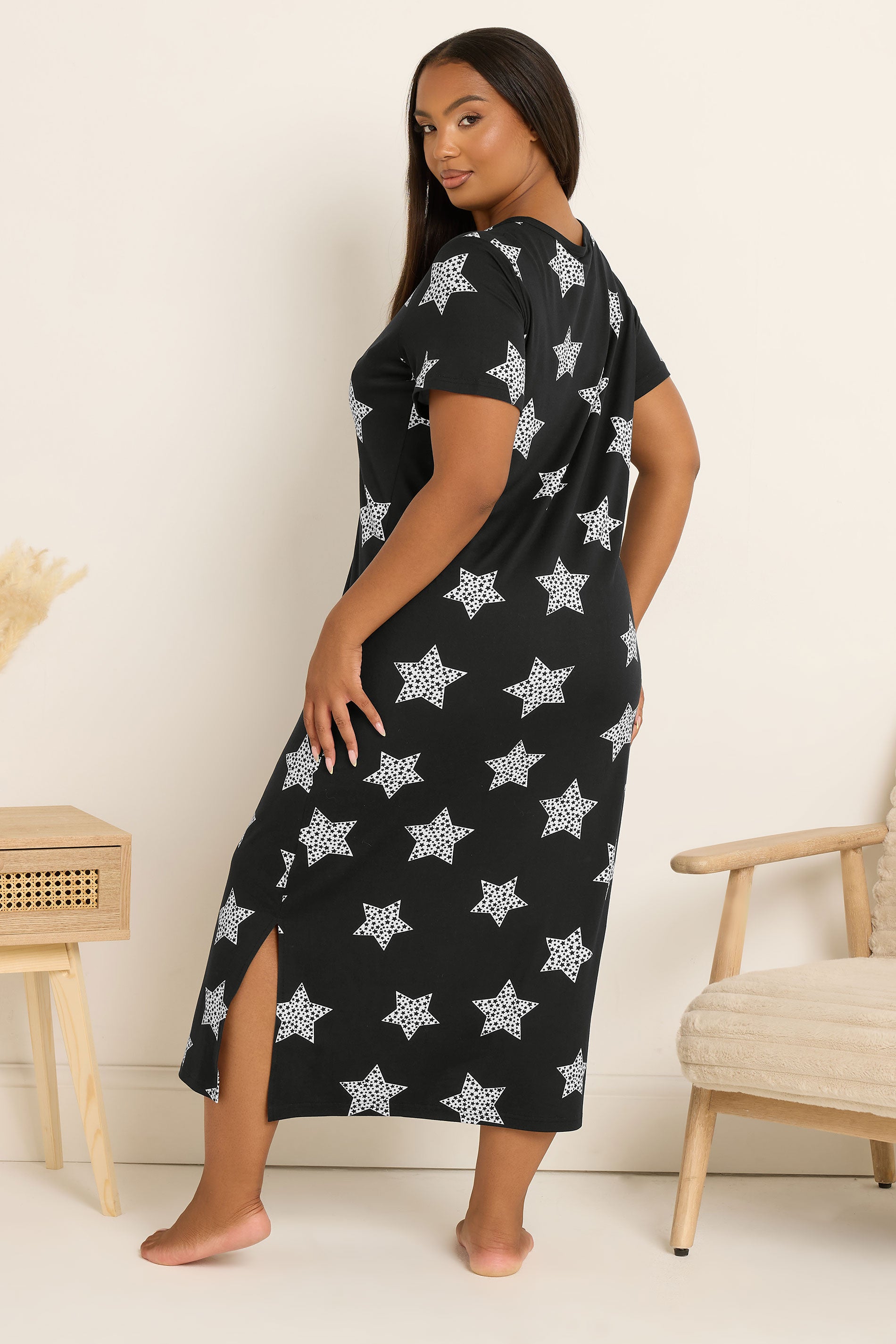  YOURS Curve Chemise De Nuit à Patte De Boutonnage Douce Au Toucher Black Star
