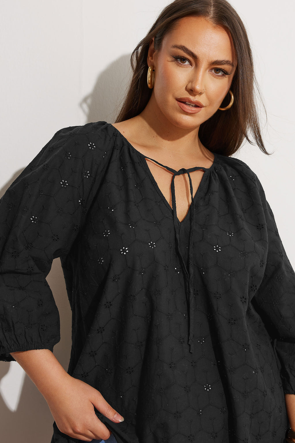  YOURS - Top Noir Broderie Anglaise Floral