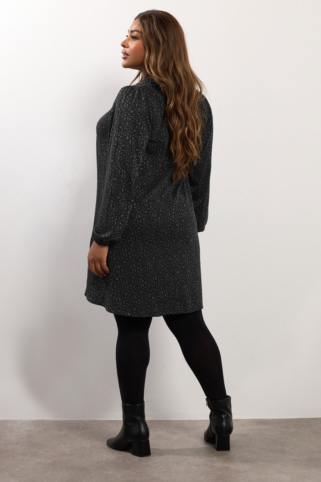  YOURS Curve Robe Courte Plissée Noire Métallisée