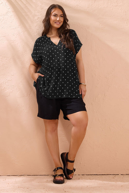  EVANS Curve Black Frill Neck Dobby Blouse