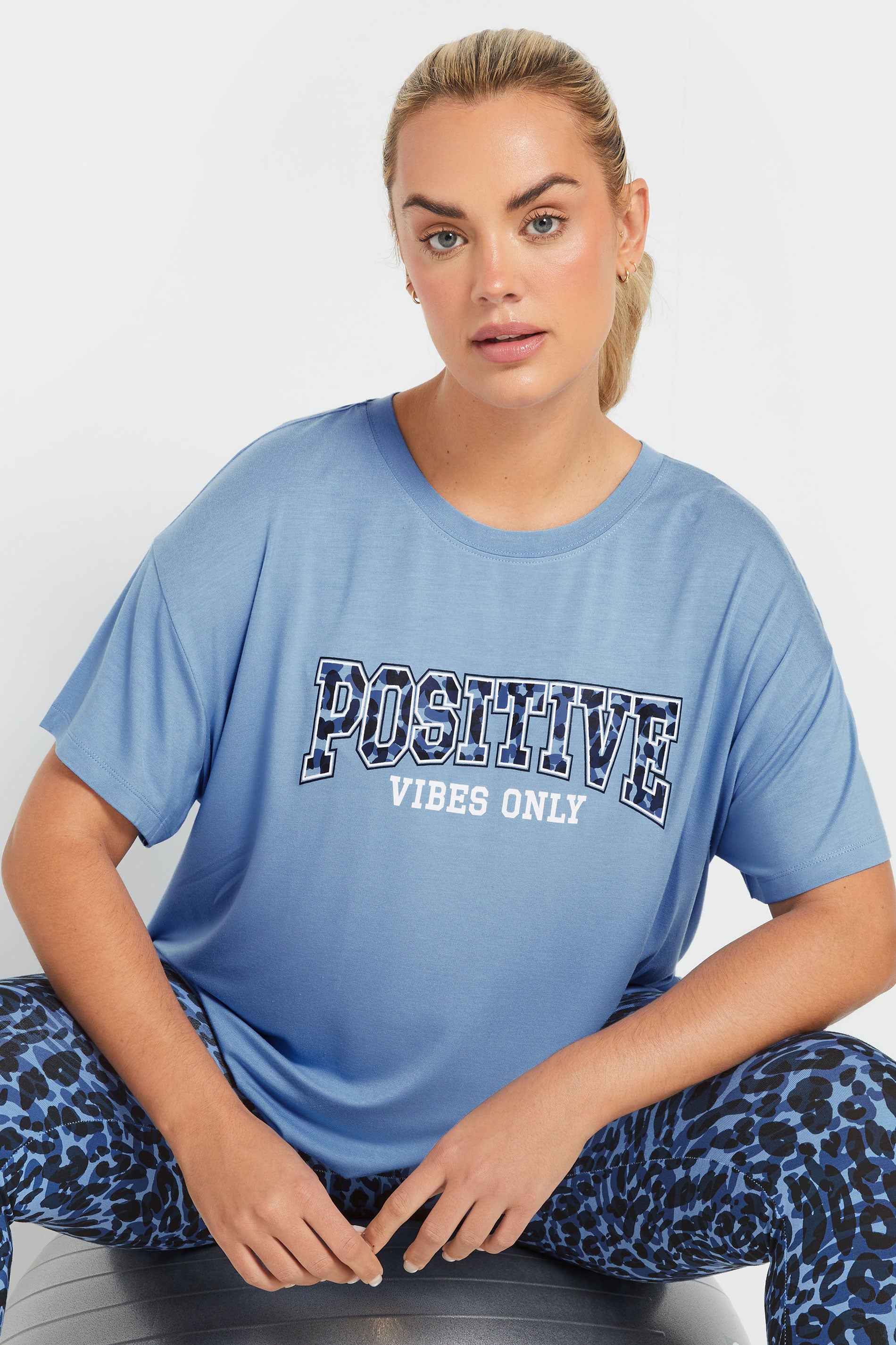  YOURS ACTIVE - Top Bleu Ciel 'Positive Vibes Only'