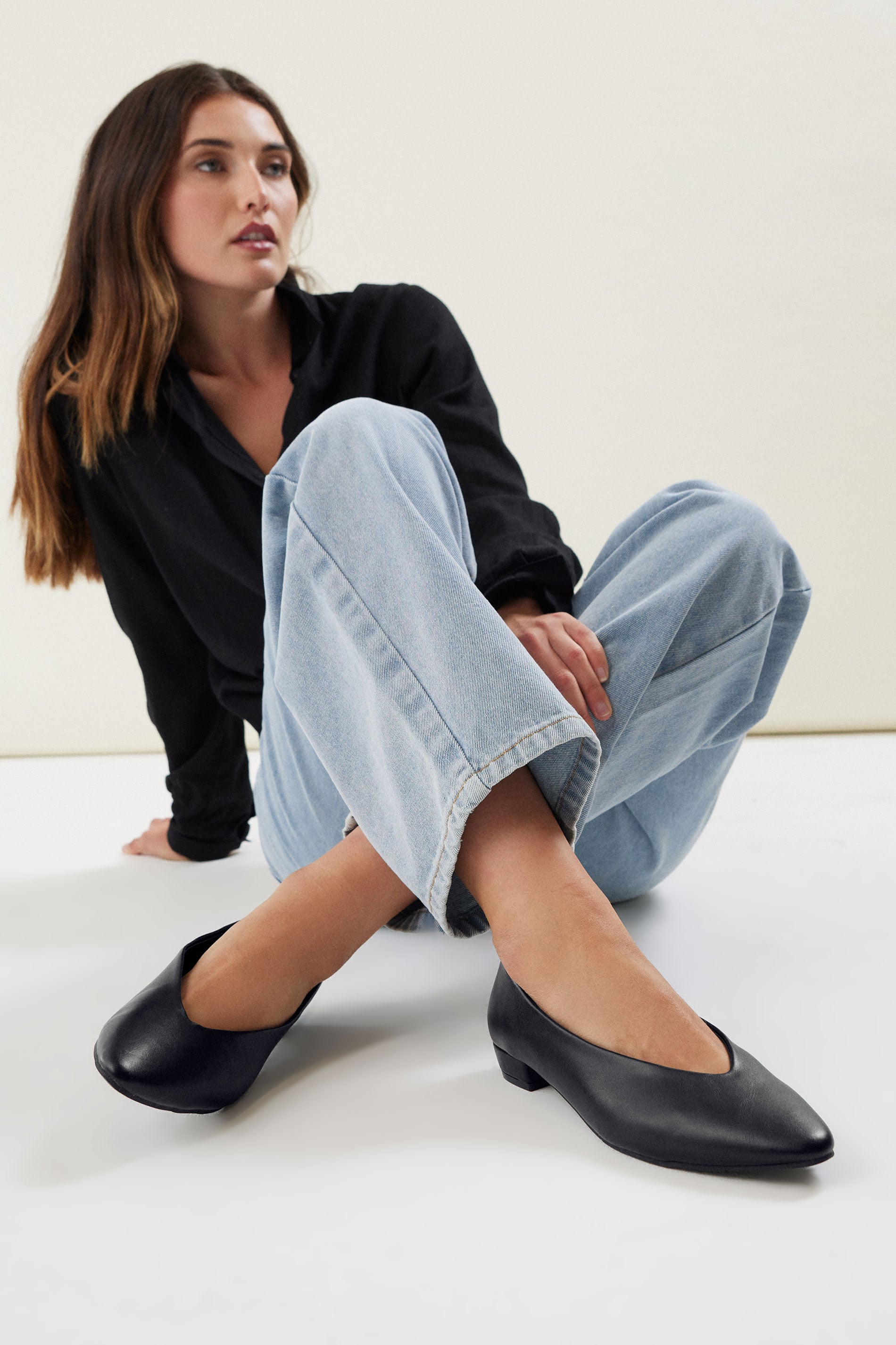 LTS Black Pointed Court Block Heel In Standard Fit